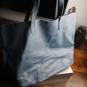 Cuyana Tote